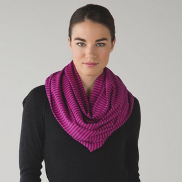 Lululemon Plum and Blue Striped Vinyasa Scarf/Wrap *Rulu, One Size - Picture 2 of 10